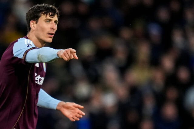 Správa: Barcelona sa snaží získať obrancu Aston Villy v šoku Správa: Barcelona sa snaží získať obrancu Aston Villy v šoku