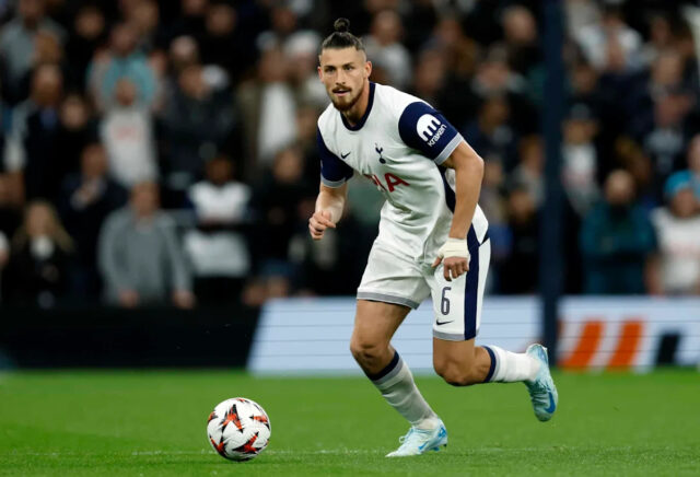 Správa: Obranca Tottenhamu Hotspur by mohol odísť v januári
