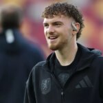 Harvey Elliott pred zápasom Aston Villy