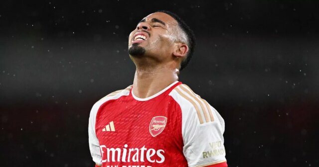 Gabriel Jesus z Arsenalu reaguje počas zápasu Premier League medzi Arsenalom FC a West Ham United na Emirates Stadium 28. decembra 2023 v Londýne v Anglicku. 