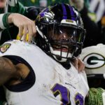 Správy NFL: Derrick Henry zaznamenal 4 touchdowny pri víťazstve Ravens