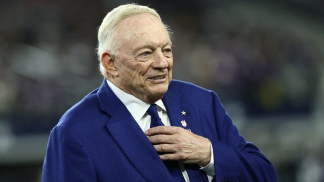 Správy NFL: Jerry Jones z Cowboys sa zamýšľa nad suchom v Super Bowle
