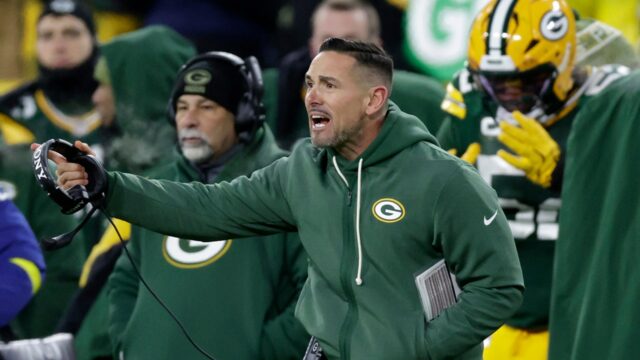 Správy NFL: Packers, tréneri Bears si po bitke potriasajú ľadovou rukou
