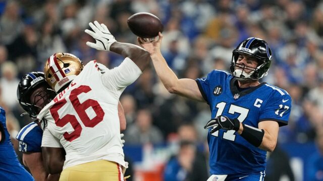 Správy NFL: Philip Rivers z Colts má v prvom polčase viacero pristátí vs 49ers
