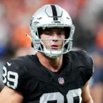 Správy NFL: Raiders umiestňujú Brocka Bowersa, Jermeyho Chinna na IR, ktorý končí sezónu
