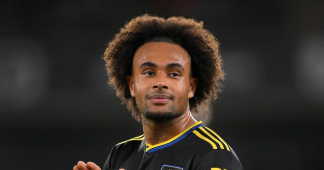 Správy o prestupe z Man Utd: Dosiahnutá dohoda a rozhodnutie Zirkzeeho | Futbal | Šport
