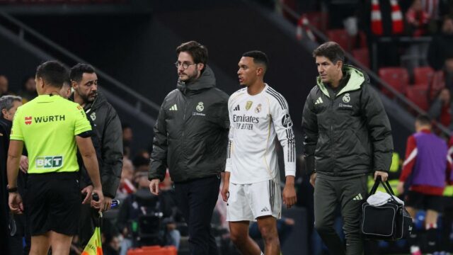 Správy o zranení Trenta Alexandra-Arnolda: Obranca Realu Madrid utrpel ďalší Správy o zranení Trenta Alexandra-Arnolda: Obranca Realu Madrid utrpel ďalší neúspech