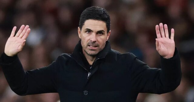 LONDÝN, ANGLICKO - 3. DECEMBRA: Mikel Arteta, manažér / hlavný tréner Arsenalu počas zápasu Premier League medzi Arsenalom a Brentfordom na Emirates Stadium 3. decembra 2025 v Londýne v Anglicku. (Foto: Marc Atkins/Getty Images)