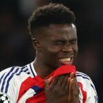 Saka si podáva ruku s Artetou