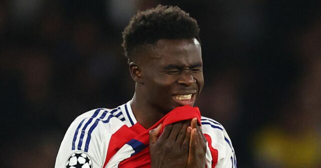 Správy z Arsenalu: Objavuje sa hlavolam Bukayo Saka, pretože talizman Saka si podáva ruku s Artetou