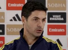 Správy z Arsenalu: Tip na výber Mikela Artetu, keďže talizman čelí testom kondície „na poslednú chvíľu“ Mikel Arteta, manažér / hlavný tréner Arsenalu, tlieska fanúšikom na plný úväzok počas zápasu Premier League medzi Sunderlandom a Arsenalom