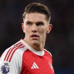 Mikel Arteta sa musel uspokojiť s jedným bodom, keď Arsenal nedokázal poraziť 10-člennú Chelsea