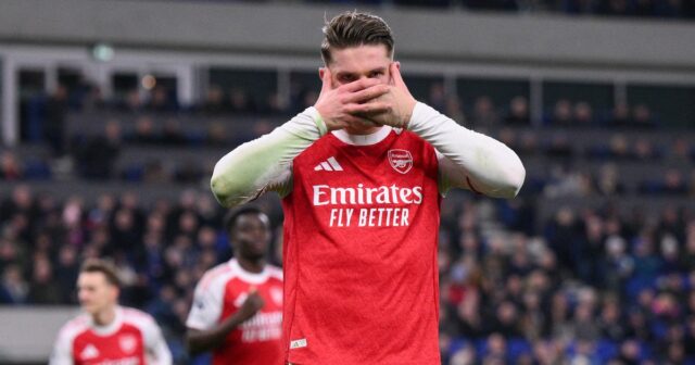 Viktor Gyokeres bojoval o gól od svojho príchodu do Arsenalu, ale jeden vsietil z penalty proti Evertonu