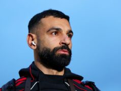 Správy z Liverpoolu: Súkromný rozhovor Mo Salah odhalený, keďže šatňa nasadila jednotný front Mohamed Salah z Liverpoolu prichádza na štadión pred zápasom Premier League medzi Leeds United a Liverpoolom