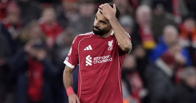 Správy z Liverpoolu: Verdikt o prestupe Mohameda Salaha bol doručený Mohamed Salah s hlavou v dlaniach