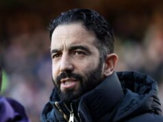 Správy z Man Utd: Cieľ prestupu očí z Man City, keď Bruno Fernandes opúšťa Mason Mount ohromený Manchester United čaká na úspešný prestup do stredu poľa