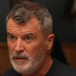 Roy Keane vyzerá nahnevane na podcaste Stick to Football