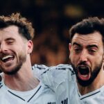 Mason Mount z Manchestru United oslavuje strelenie svojho druhého gólu počas zápasu Premier League medzi Crystal Palace a Manchester United v Selhurst Parku.