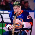 Správy z NHL: Veterinár 2. svetovej vojny predvádza hymnu pred zápasom Islanders
