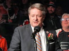 Správy z NHL: Vysielateľ Flyers pozastavil 2 zápasy po nevhodnom komentári Správy z NHL: Vysielateľ Flyers pozastavil 2 zápasy po nevhodnom komentári