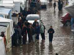 Stany zaplavujú, rodiny hľadajú úkryt, keď sa búrka Byron rúti dole na Gazu | Správy o konflikte medzi Izraelom a Palestínou Stany zaplavujú, rodiny hľadajú úkryt, keď sa búrka Byron rúti dole na Gazu | Správy o konflikte medzi Izraelom a Palestínou