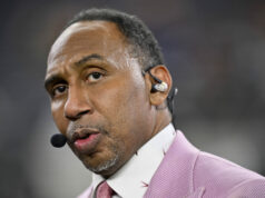 Stephen A. Smith bombarduje Notre Dame za to, že sa sťažoval a odmietol zdieľať peniaze ACC logo pochodového šialenstva