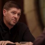 Steven Gerrard sa rozpráva s Ally McCoist