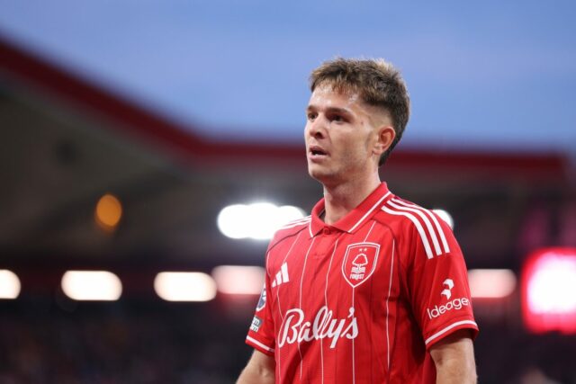 Štrasburg chce získať na hosťovanie Jamesa McAteeho z Nottinghamu Forest
