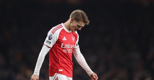 Martin Odegaard počas zápasu Premier League medzi Arsenalom a Wolverhampton Wanderers na Emirates Stadium. 
