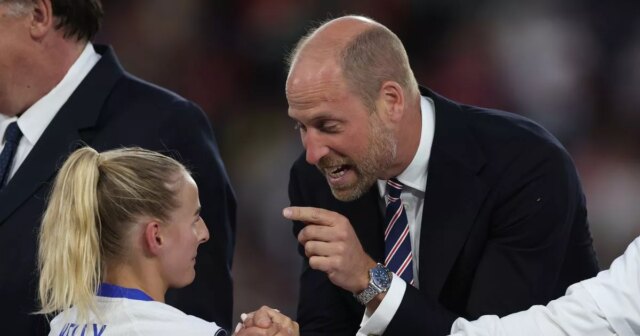 Štýlový domov Chloe Kelly, bežná denná práca manžela a dojemný Chloe Kelly sa zúčastňuje udeľovania cien žien roka 2025 Harper's Bazaar Women of the Year Awards, ktoré sa koná v spolupráci s The Platinum Card® spoločnosťou American Express v hoteli Claridge's.