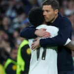 Štyri hviezdy Realu Madrid prišli podporiť Xabiho Alonsa