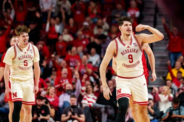 Súhrn 25 najlepších: Nebraska č. 23 porazila Wisconsin a 14. Basketbal NCAA: Wisconsin v Nebraske