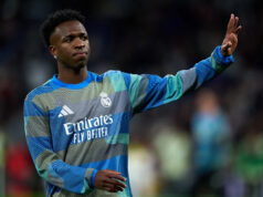 Superhviezda Realu Madrid požaduje, aby klub znížil klauzulu o uvoľnení na 300 miliónov eur na obnovenie zmluvy Superhviezda Realu Madrid požaduje, aby klub znížil klauzulu o uvoľnení na 300 miliónov eur na obnovenie zmluvy