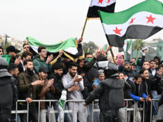 Sýrčania sa zišli, aby si pripomenuli rok od pádu Asadovho režimu | Sýrska vojna Sýrčania sa zišli, aby si pripomenuli rok od pádu Asadovho režimu | Sýrska vojna