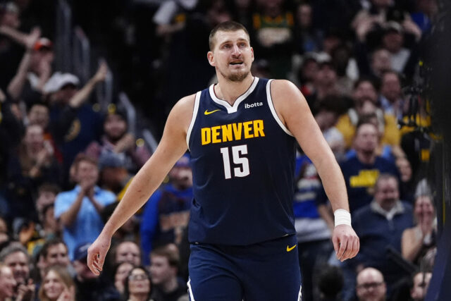 Taco Bell cieli na Nikola Jokic s odvážnou žiadosťou Quesarito logo pochodového šialenstva