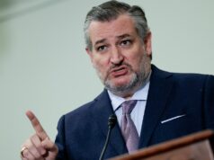 Ted Cruz otriasol krajinou univerzitného futbalu: „Absolútna kríza“ Ted Cruz otriasol krajinou univerzitného futbalu: „Absolútna kríza“