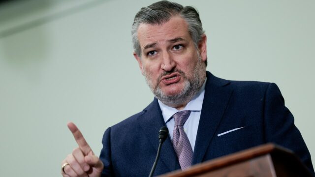 Ted Cruz otriasol krajinou univerzitného futbalu: „Absolútna kríza“ Ted Cruz otriasol krajinou univerzitného futbalu: „Absolútna kríza“