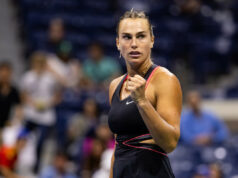 Tenisová hviezda Aryna Sabalenka zdieľa názor na transgender športovcov 6. septembra 2025; Flushing, NY, USA; Aryna Sabalenková oslavuje majstrovskú trofej po víťazstve vo finále ženskej dvojhry proti Amande Anisimovej (USA) (bez obrázku) na tenisových majstrovstvách US Open v roku 2025 v Národnom tenisovom centre Billie Jean Kingovej. Povinný kredit: Mike Frey-Imagn Images