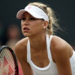 LONDÝN, ANGLICKO - 28. júna: Anna Kournikovová z Ruska v akcii na turnaji Wimbledon Lawn Tennis Championship v All England Lawn and Tennis Club vo Wimbledone 28. júna 1999 v Londýne, Anglicko. (Foto: Simon Bruty/Anychance/Getty Images)Simon M Bruty/Getty Images