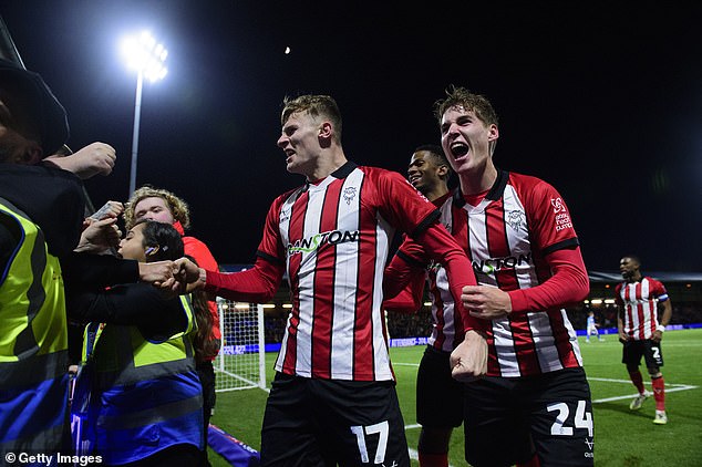 Tento Boxing Day bol smutnou škvrnou na histórii anglickej špičky Oliver Holt bol na Boxing Day pri porážke svojho klubu Stockport County 2:1 od Lincoln City