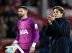 Thomas Frank dostal brutálny verdikt vypovedať v januárovom termíne prestupového obdobia pre Spurs Thomas Frank tlieska fanúšikom Spurs