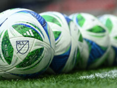 Thomas Frank naznačuje, prečo v posledných zápasoch vypustil Xaviho Simonsa Thomas Frank naznačuje, prečo v posledných zápasoch vypustil Xaviho Simonsa