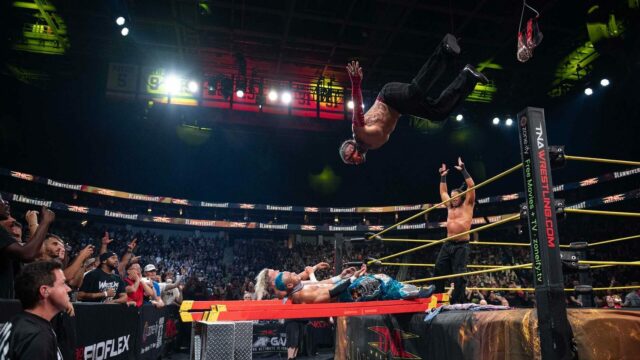 Tím roka 2025 TNA Tag
