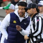 Írsky hlavný tréner Marcus Freeman informoval dva tímy NFL, že má v úmysle zostať v South Bend po prijatí reštrukturalizovanej zmluvy, informoval Pat Forde z Sports Illustrated.