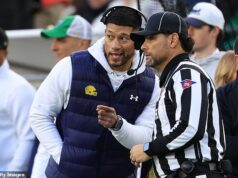 Tímy NFL zasadili veľkú ranu, keď sa Marcus Freeman z Notre Dame zaviazal do školy na budúcu sezónu Írsky hlavný tréner Marcus Freeman informoval dva tímy NFL, že má v úmysle zostať v South Bend po prijatí reštrukturalizovanej zmluvy, informoval Pat Forde z Sports Illustrated.