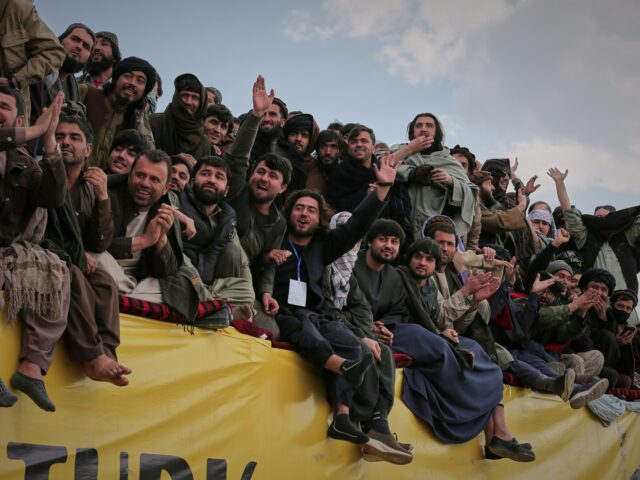 Tisíce ľudí v Kábule navštevujú národné majstrovstvá Afganistanu v buzkashi | Správy o umení a kultúre
