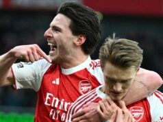 To, čo urobil Declan Rice počas momentu Martina Odegaarda, svedčí o boji o titul Arsenalu Declan Rice Points v Arsenal Teamin Martin Odegarard.