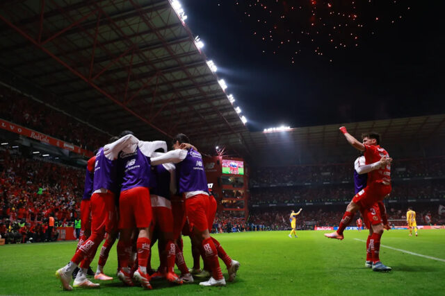 Toluca korunoval šampiónov Ligy MX Apertura víťazstvom nad Tigresom Download app from appStore