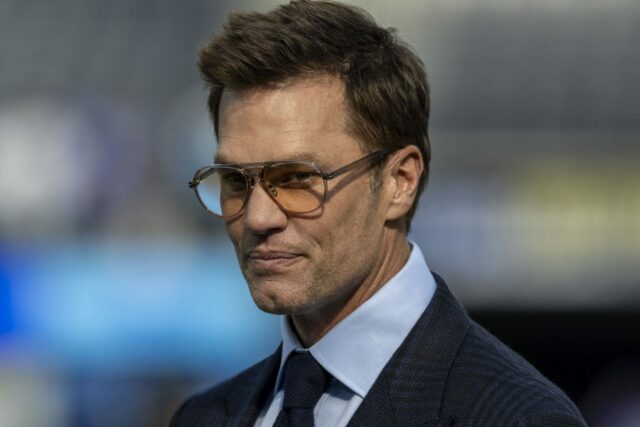 Tom Brady si vybral Jona Jonesa a Khabiba Nurmagomedova ako svojich MMA KOZ, vybral 3 hviezdy na boj s mimozemšťanmi 

