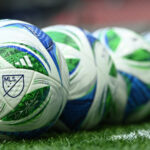 Tottenham by mohol šokovať predĺženie kontraktu s Yvesom Bissoumom aj napriek smiechovej kontroverzii